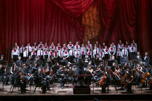 Coro de Niños del Teatro ColónDirectora: Mariana Rewerski