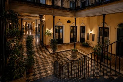 Tour nocturno en la Casa de los Ezeiza