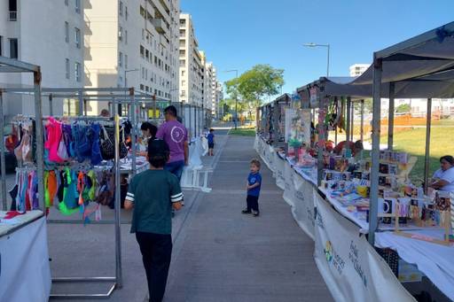 Feria Voces del Sur en la Plaza Martín Fierro