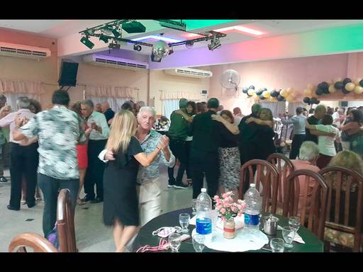 Las Cuarenta Milonga